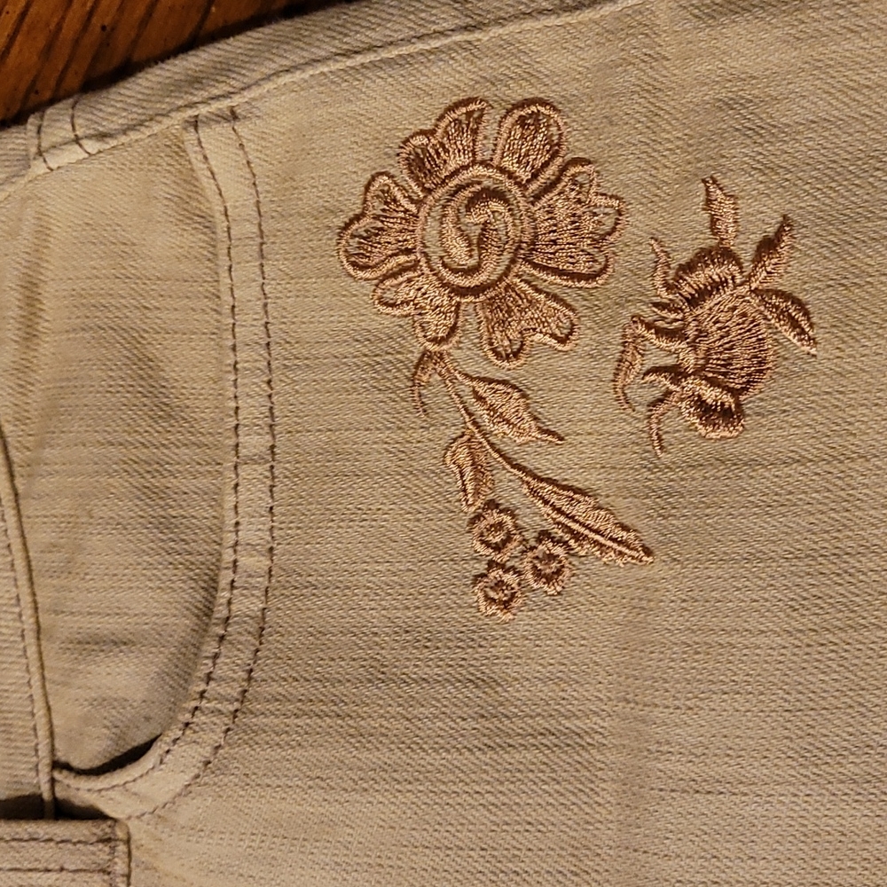 Boston Proper Jeans,  size 2, beige with pink embroidery scattered flowers - Picture 3 of 10